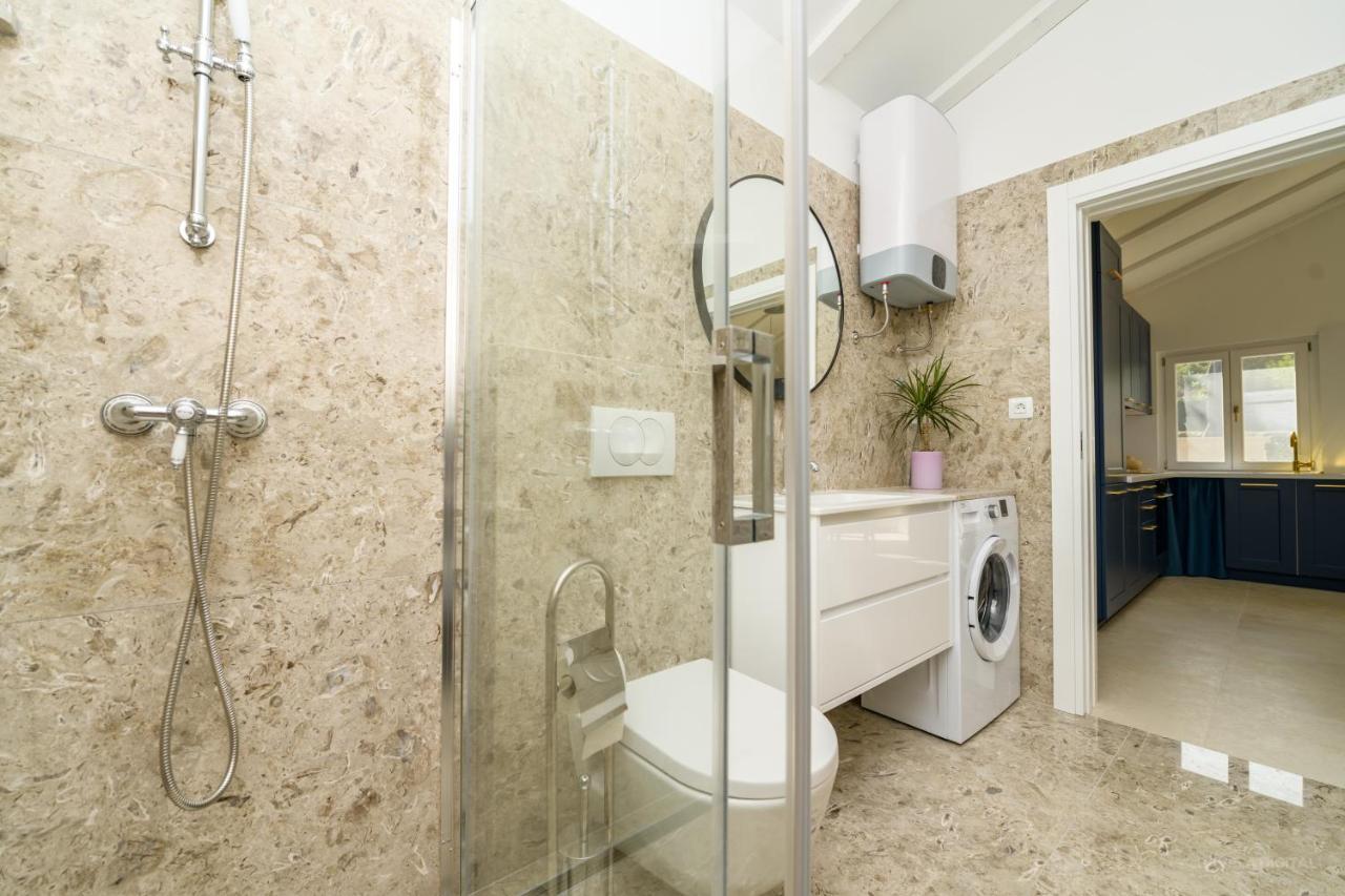 Villa Stone House Leani