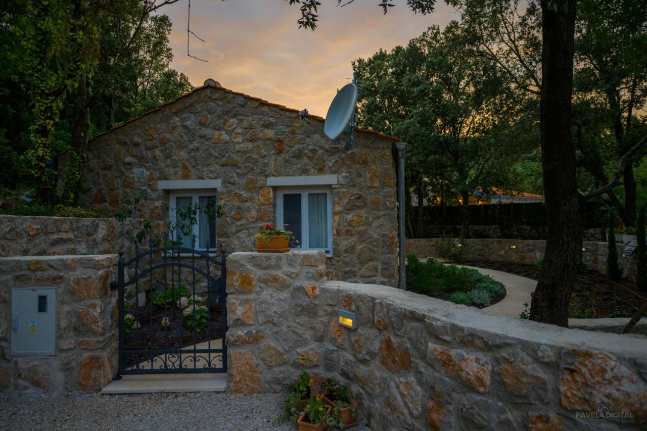 Stone House Leani Villa